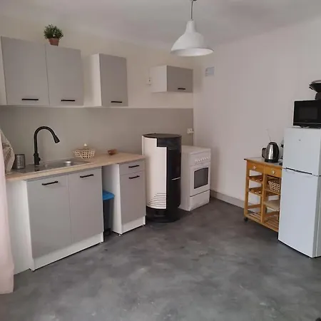 Jolie Maison De Bourg équipée 10km D'ambert Saint-Amant-Roche-Savine