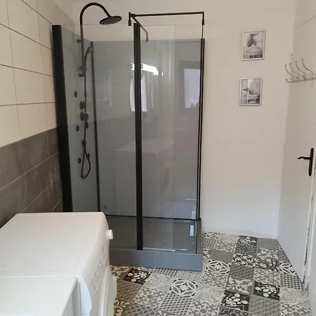 Jolie Maison De Bourg équipée 10km D'ambert Saint-Amant-Roche-Savine